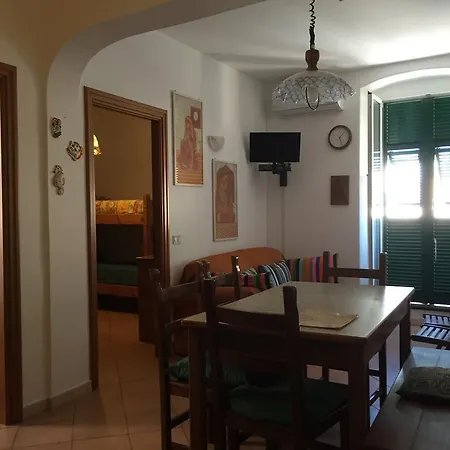 Monterosso Family Homes *