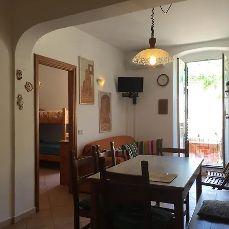 アパート Monterosso Family Homes *
