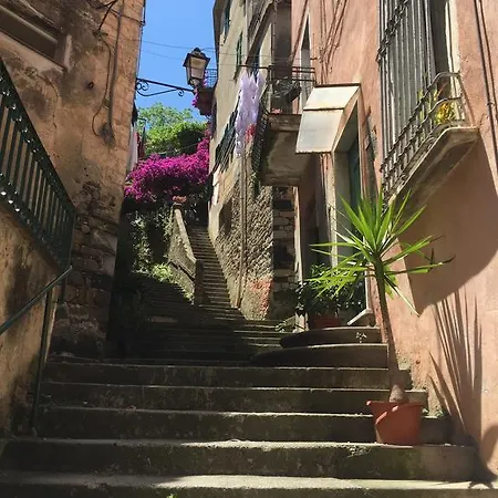 Monterosso Family Homes モンテロッソ・アル・マーレ